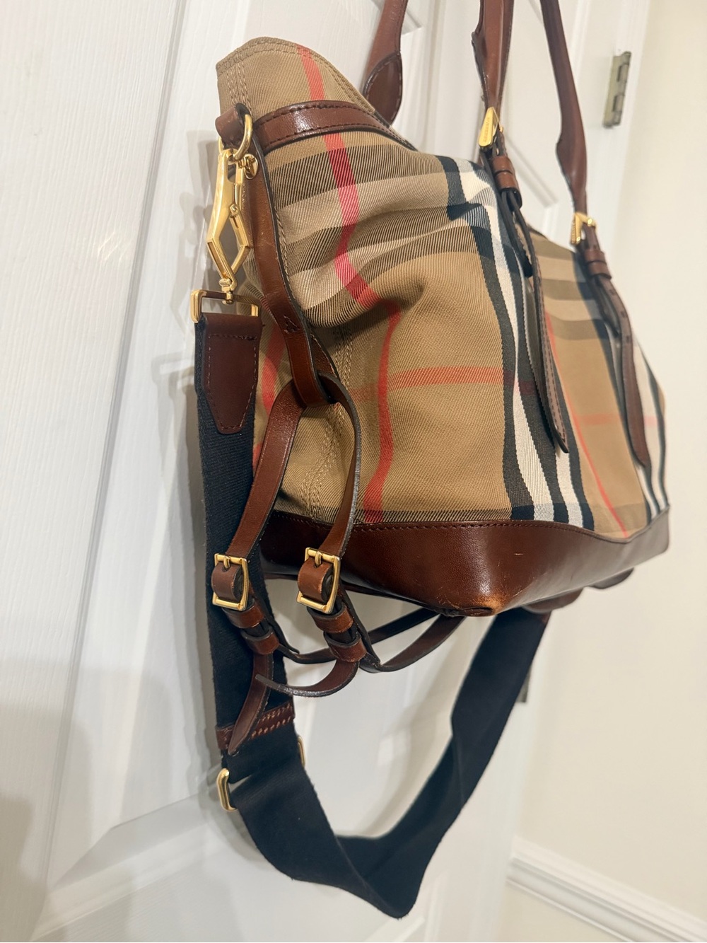 Burberry Classic Plaid diaper bag with Brown Leather Trim - Picture 2 of 10